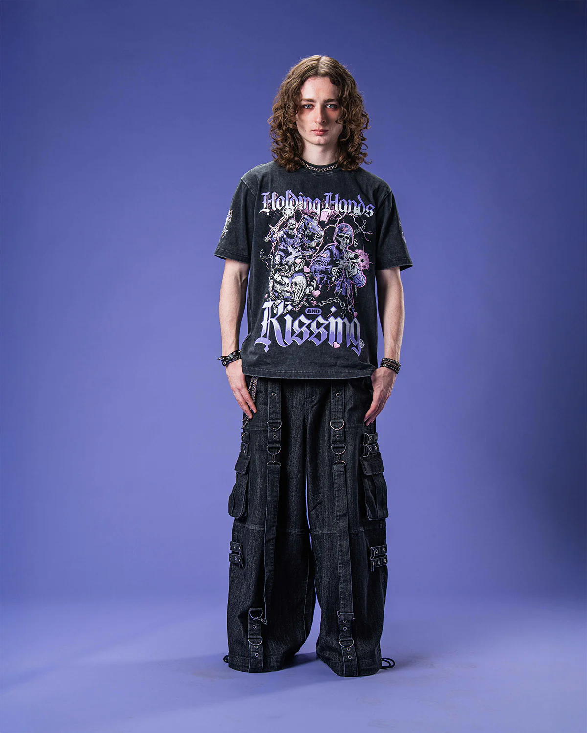 The Holding Hands Tee - Image 8